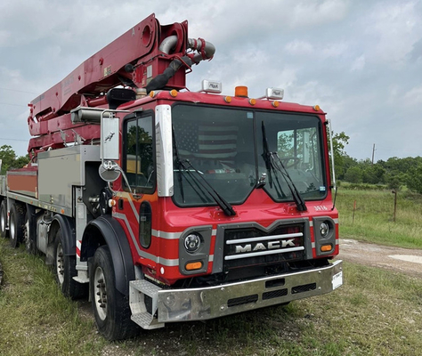 تستخدم مضخة الخرسانة Zoomlion Diesel Truck مع Max. قطر الركام 24-36 ملم