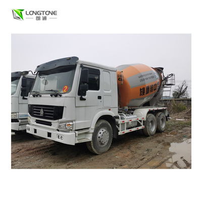 تستخدم Sinotruck Howo شاحنة خلط الخرسانة